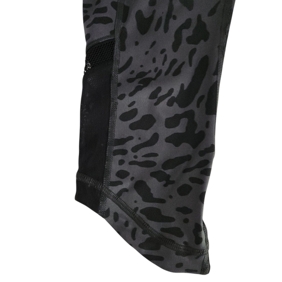 LULULEMON Just Breathe Crop leggings Animal Swirl Deep Coal Light / Black size 6 - Picture 7 of 14
